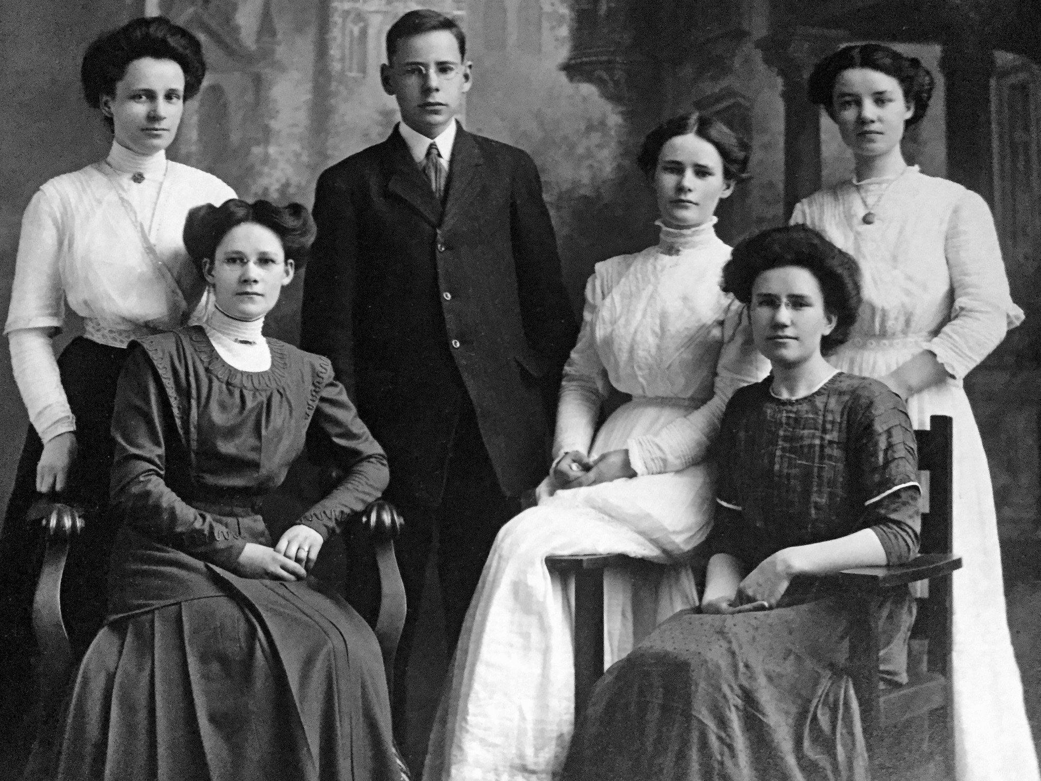 Photo of photos/Annie McLennan & Donald N McLeod children